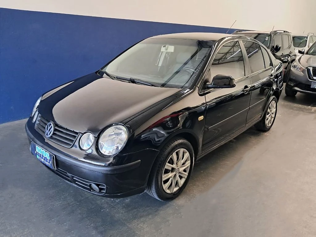 VOLKSWAGEN POLO SEDAN