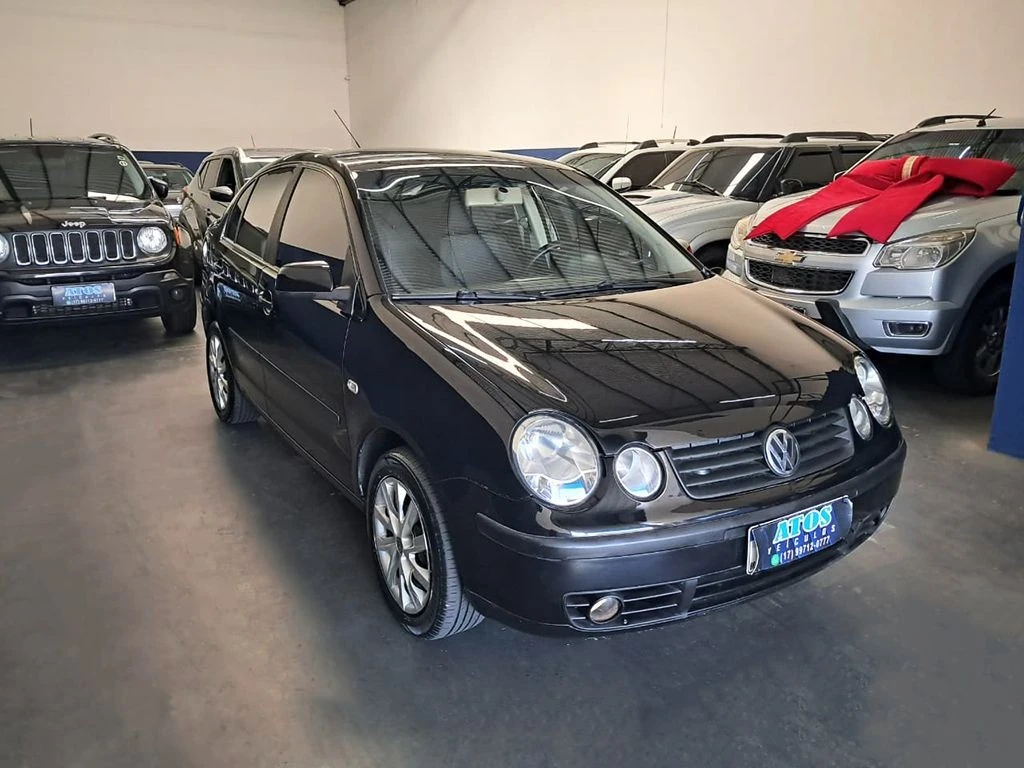 VOLKSWAGEN POLO SEDAN