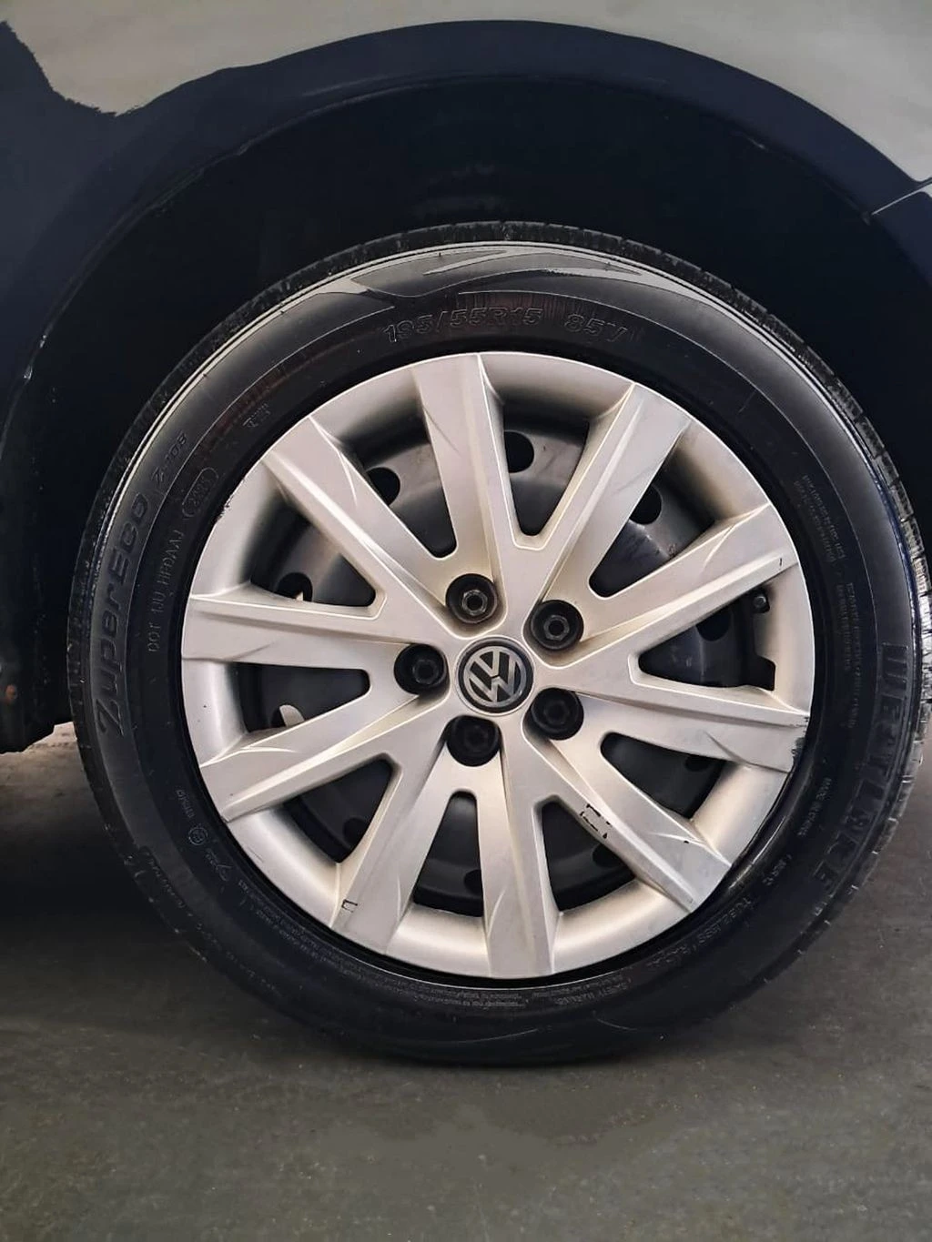 VOLKSWAGEN POLO SEDAN