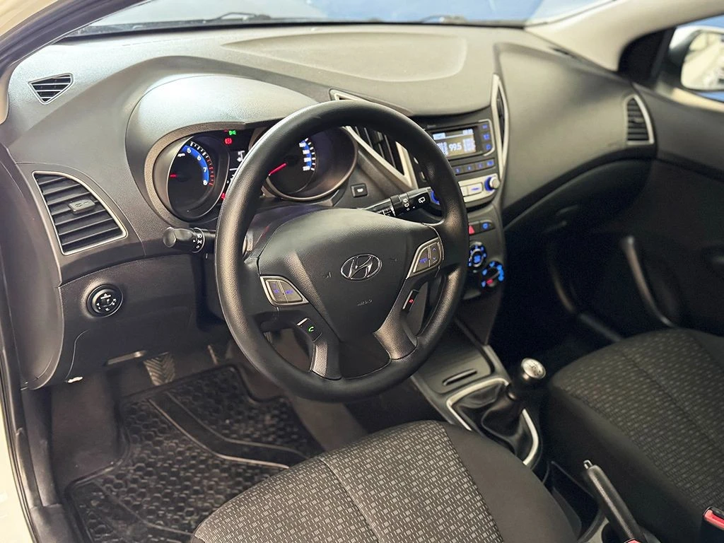 HYUNDAI HB20
