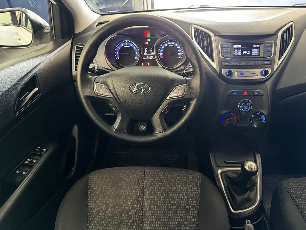 HYUNDAI HB20