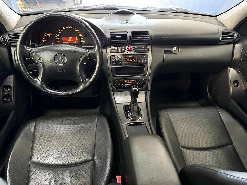 MERCEDES-BENZ C 320