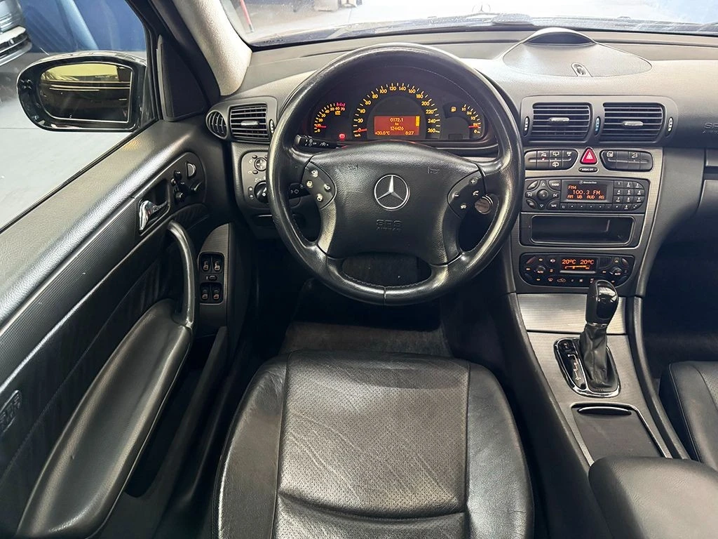 MERCEDES-BENZ C 320