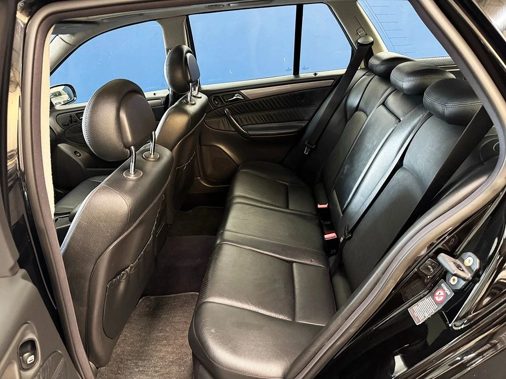 MERCEDES-BENZ C 320