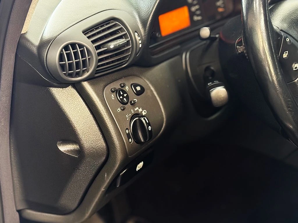 MERCEDES-BENZ C 320