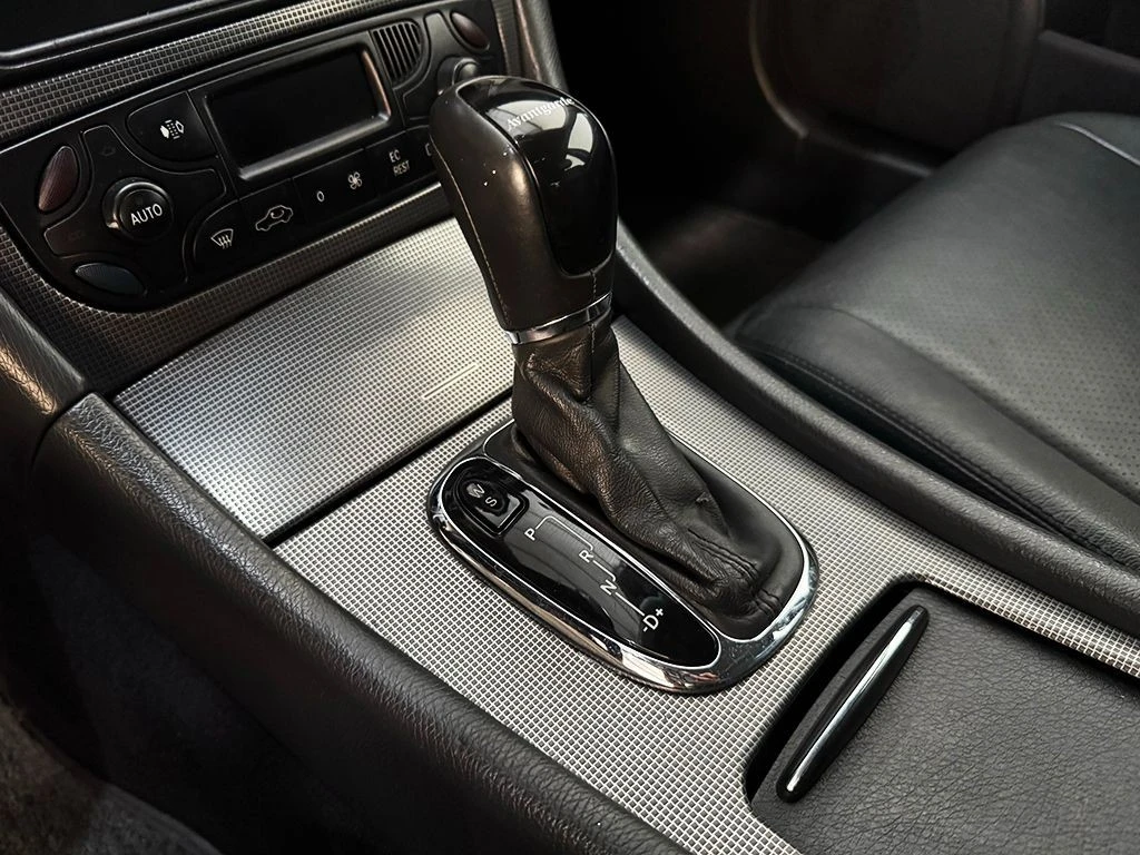 MERCEDES-BENZ C 320