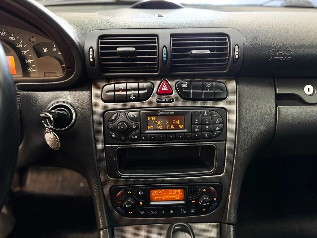 MERCEDES-BENZ C 320