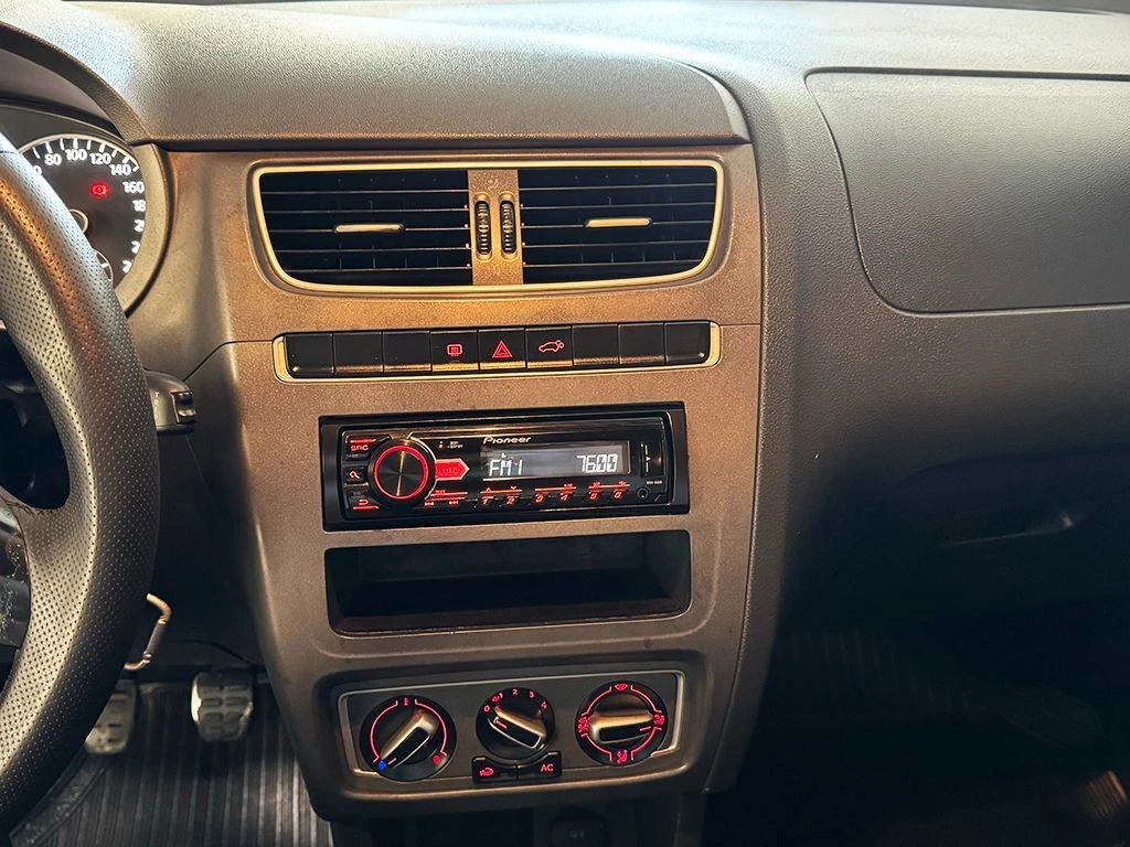 VOLKSWAGEN CROSSFOX