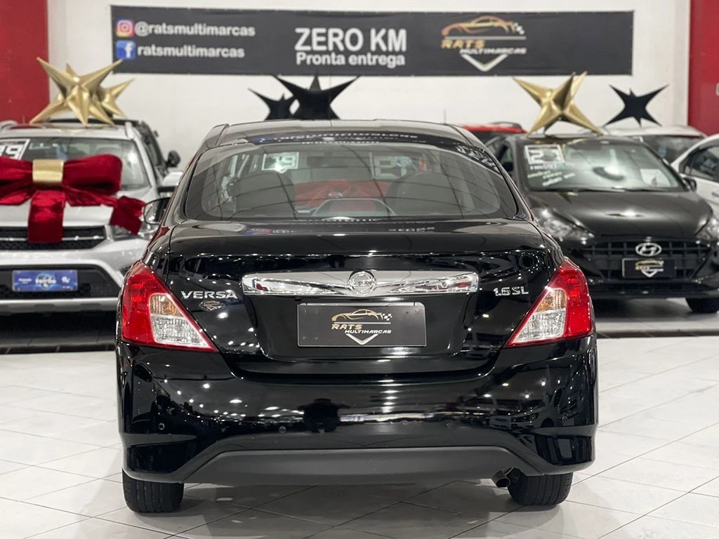 NISSAN VERSA