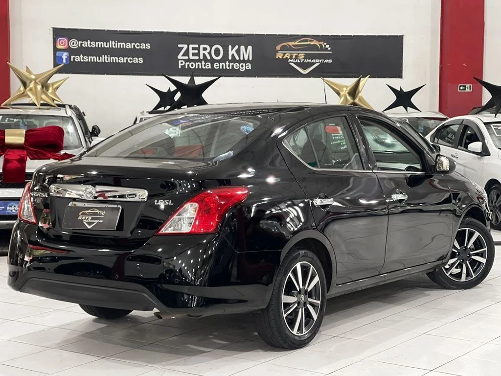NISSAN VERSA