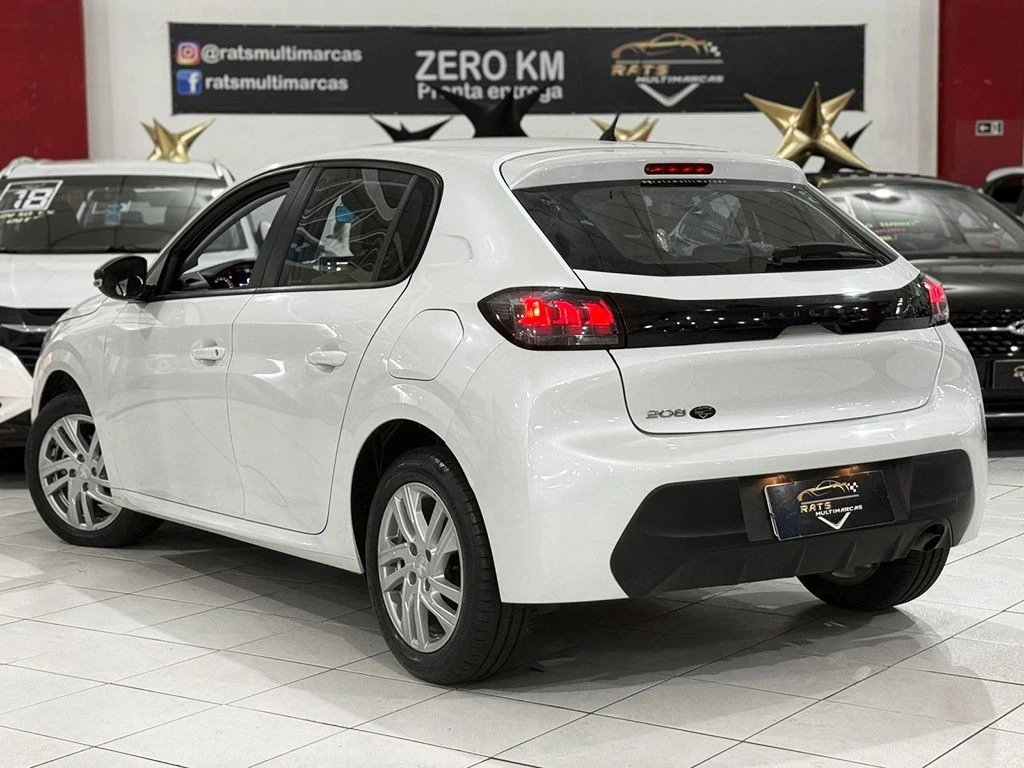 PEUGEOT 208