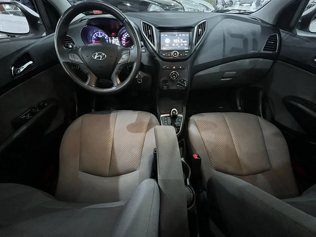 HYUNDAI HB20S