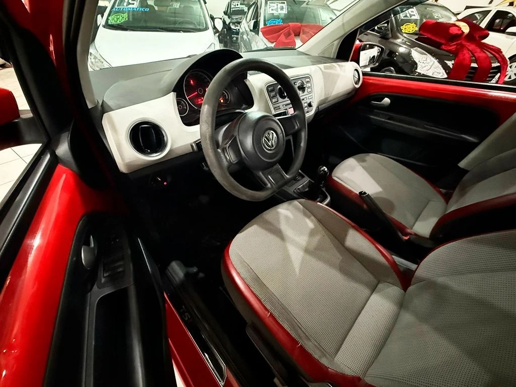 VOLKSWAGEN UP
