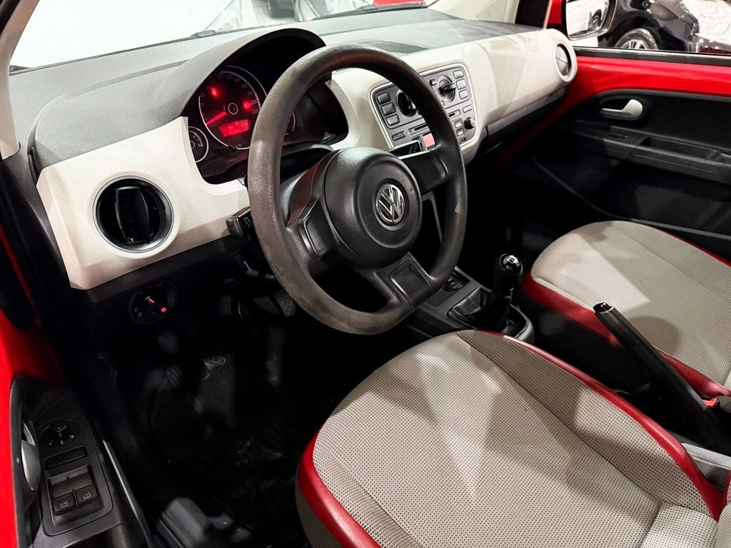 VOLKSWAGEN UP