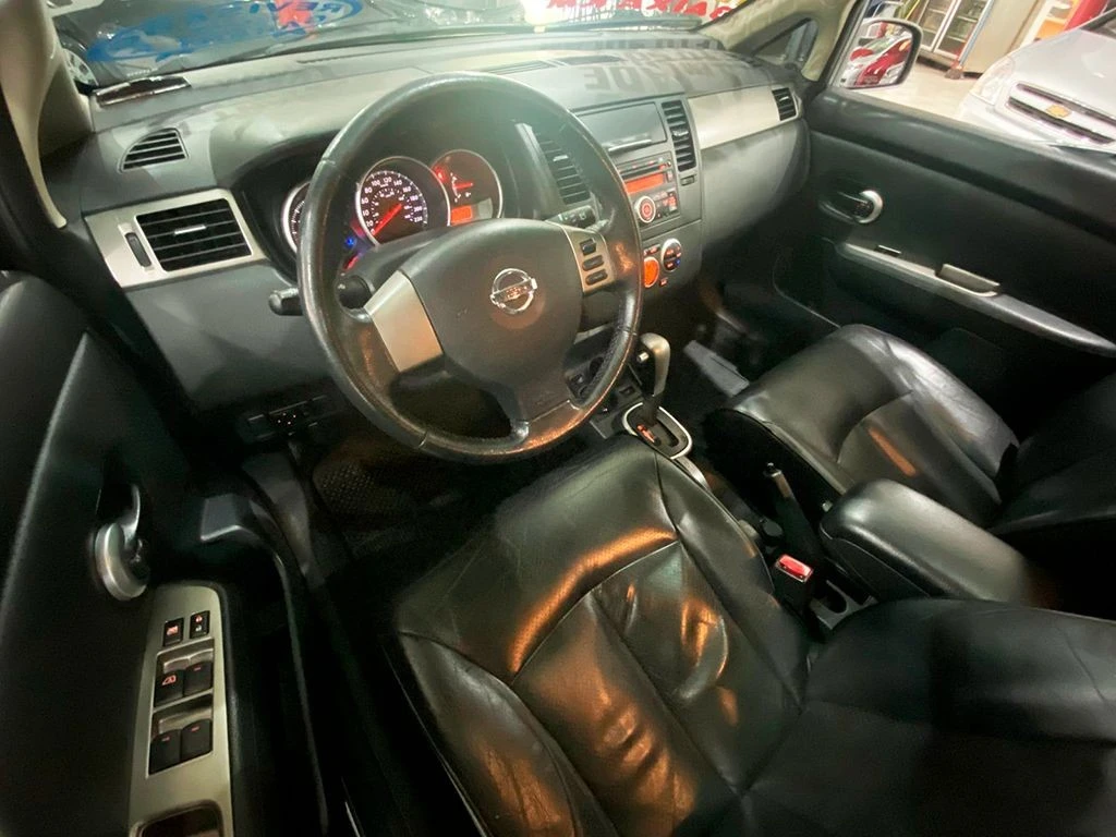 NISSAN TIIDA