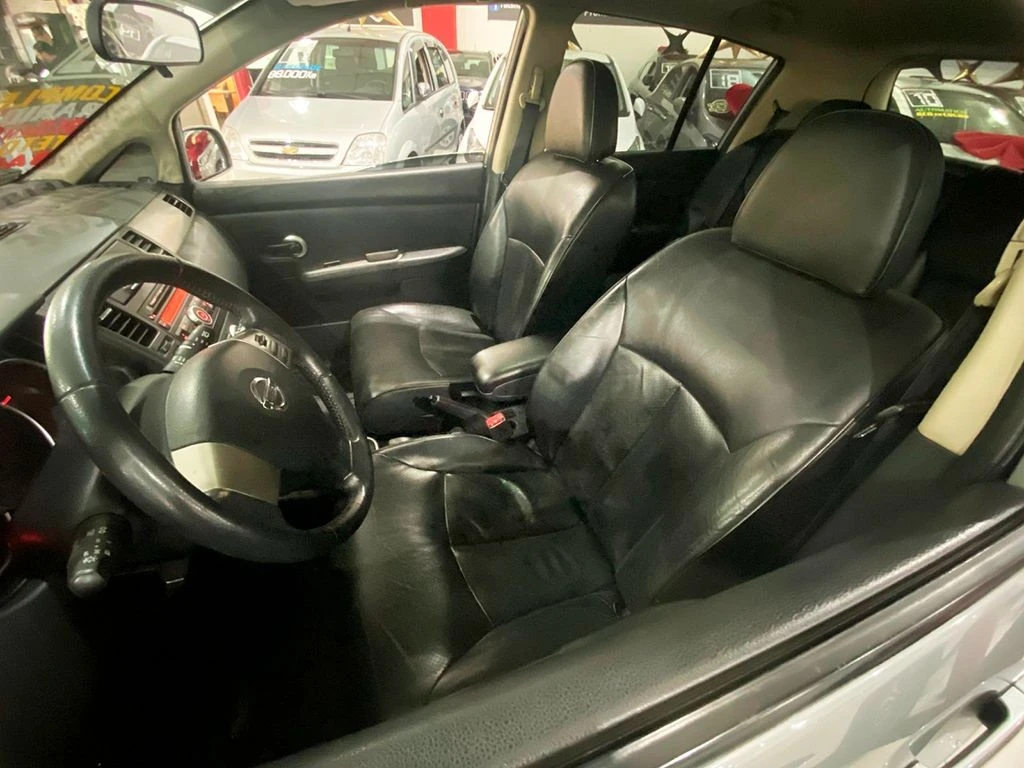 NISSAN TIIDA
