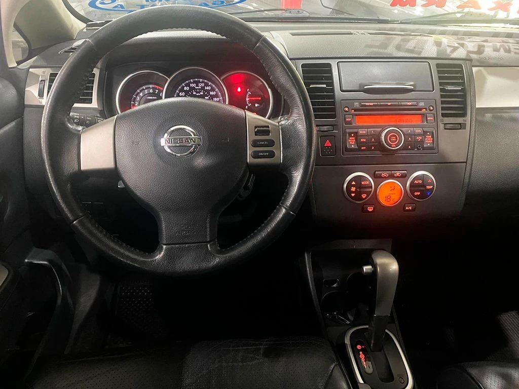 NISSAN TIIDA
