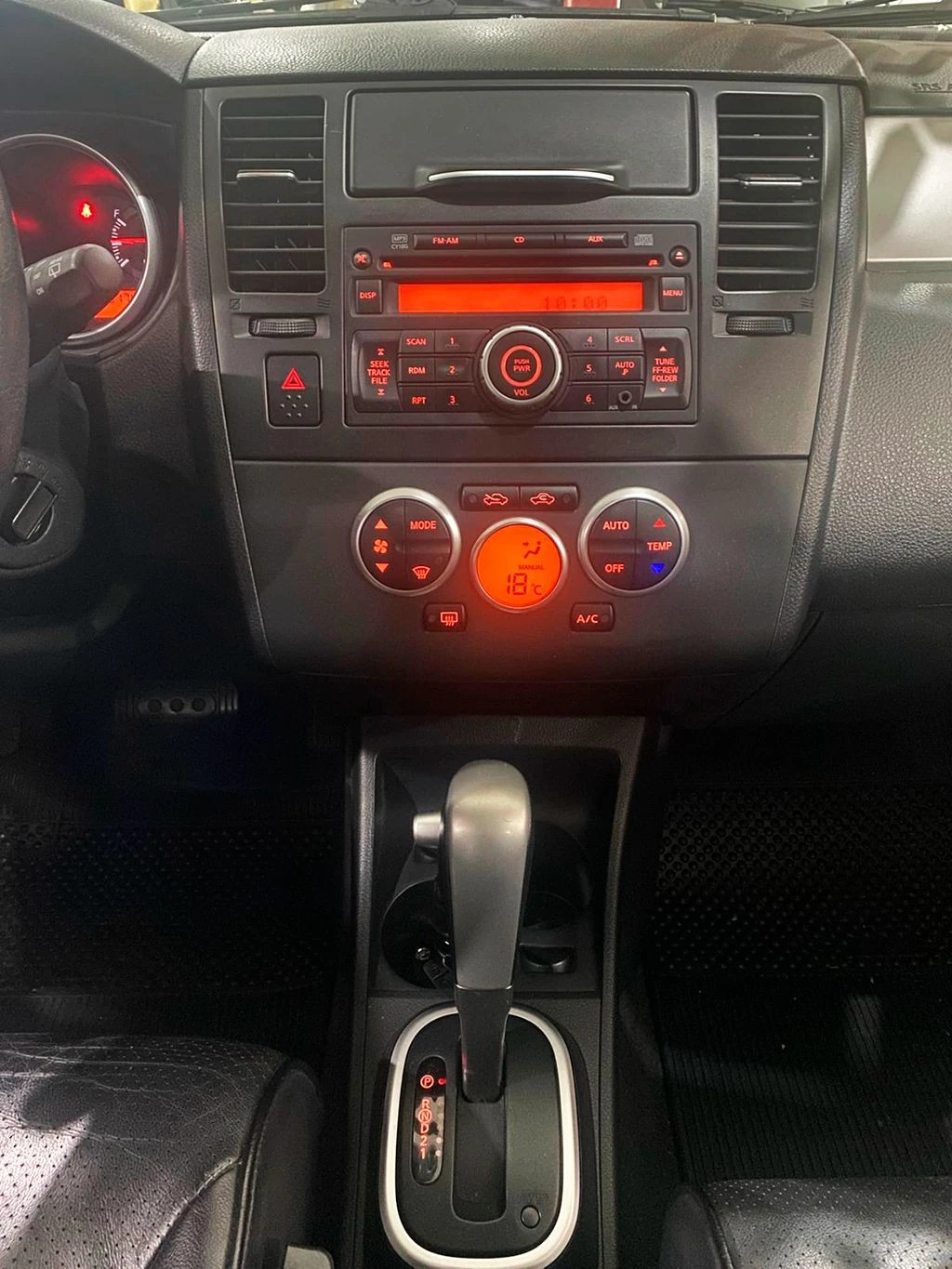 NISSAN TIIDA