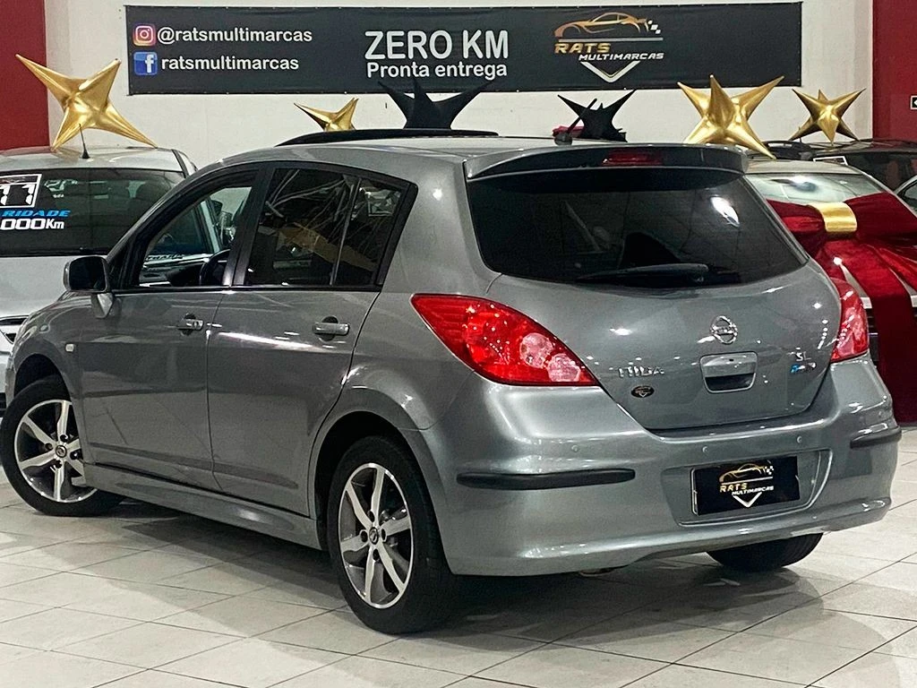 NISSAN TIIDA