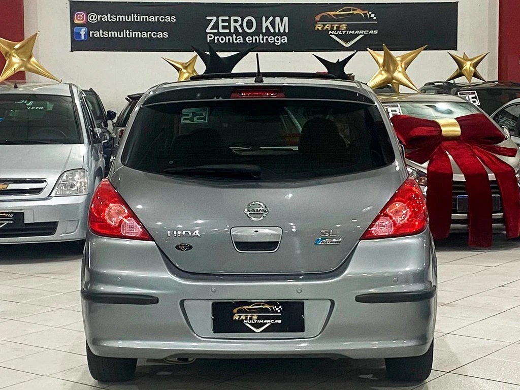 NISSAN TIIDA