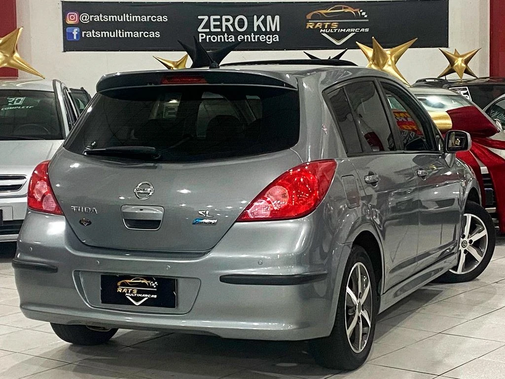 NISSAN TIIDA