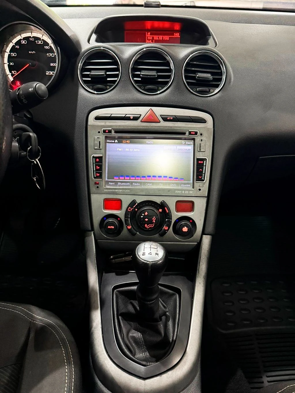 PEUGEOT 308
