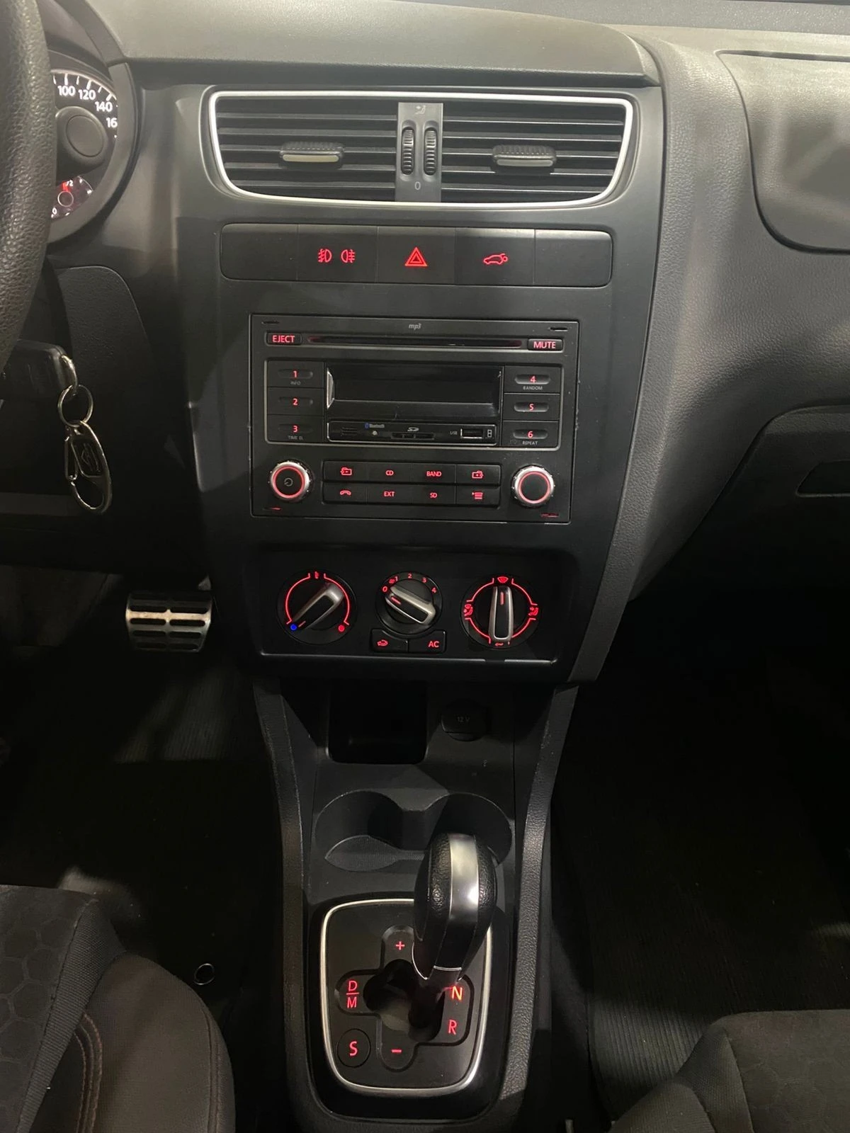 VOLKSWAGEN CROSSFOX