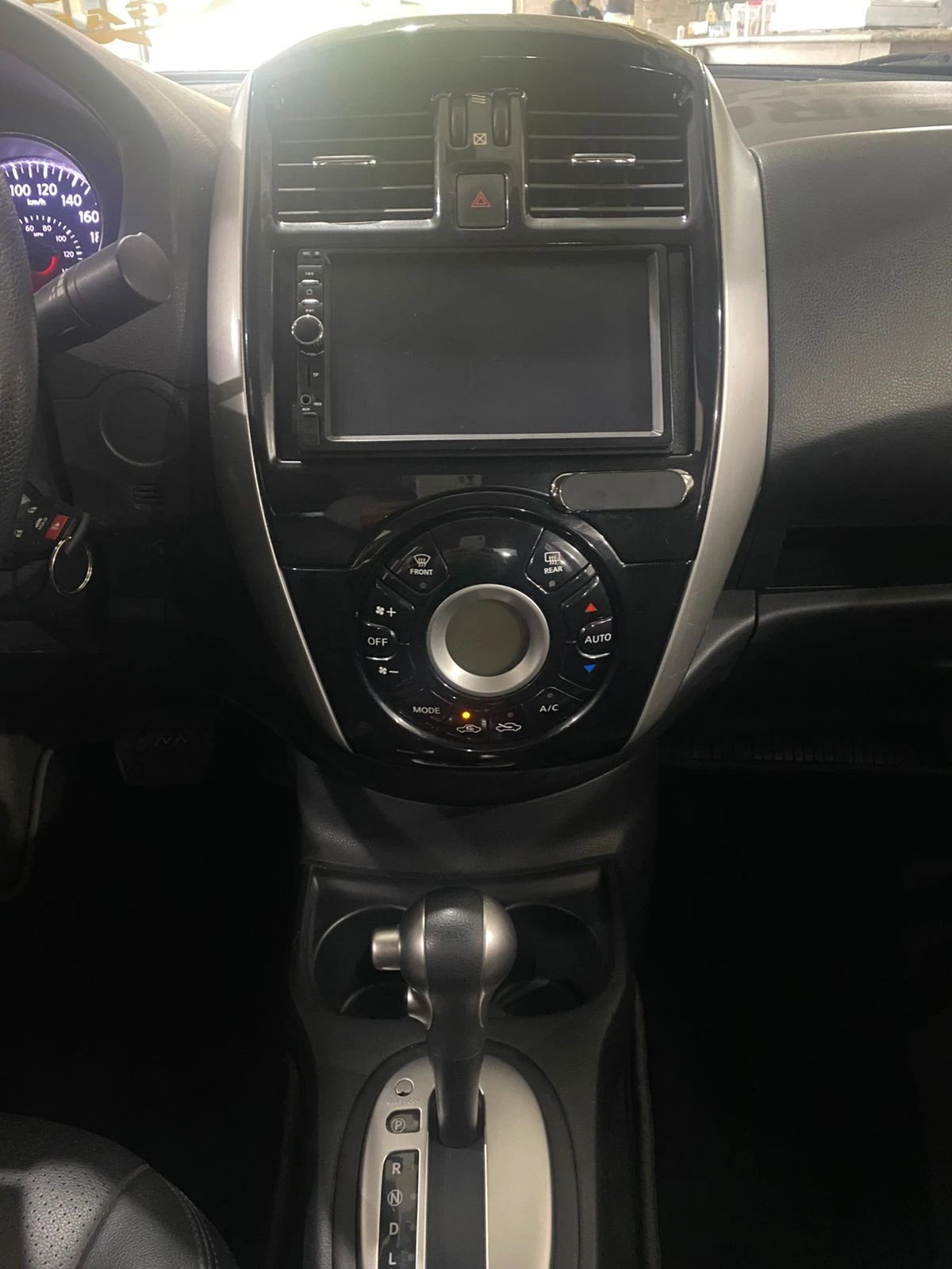 NISSAN VERSA