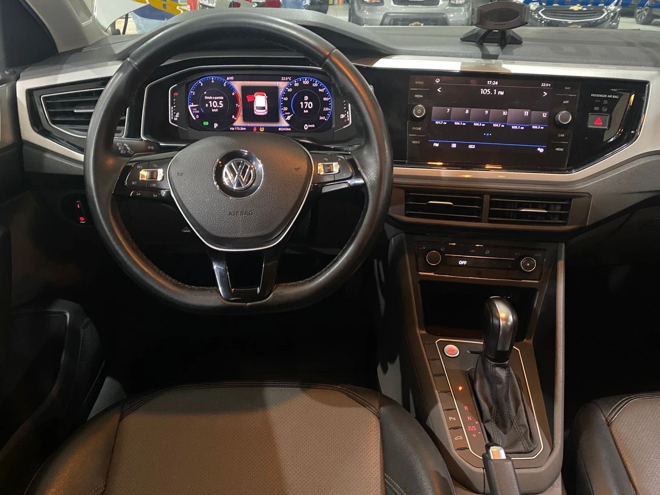 VOLKSWAGEN POLO