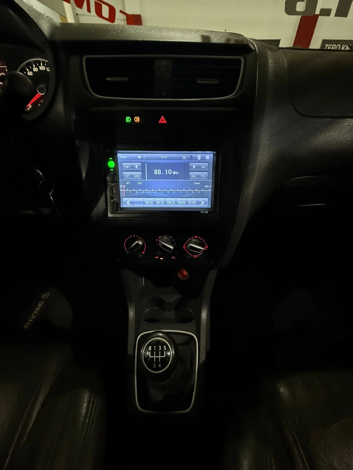 VOLKSWAGEN SPACEFOX