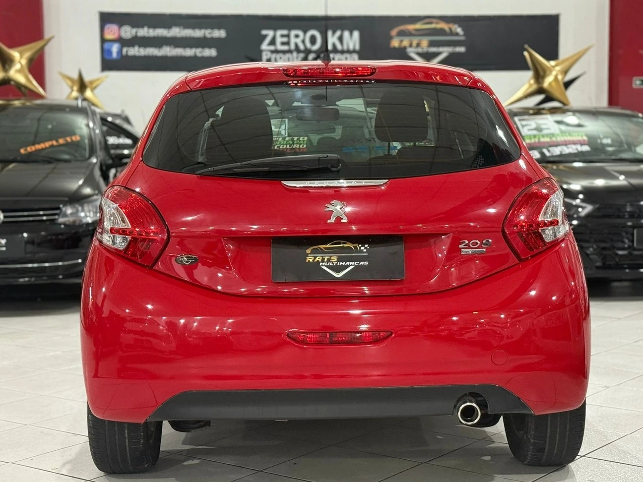 PEUGEOT 208