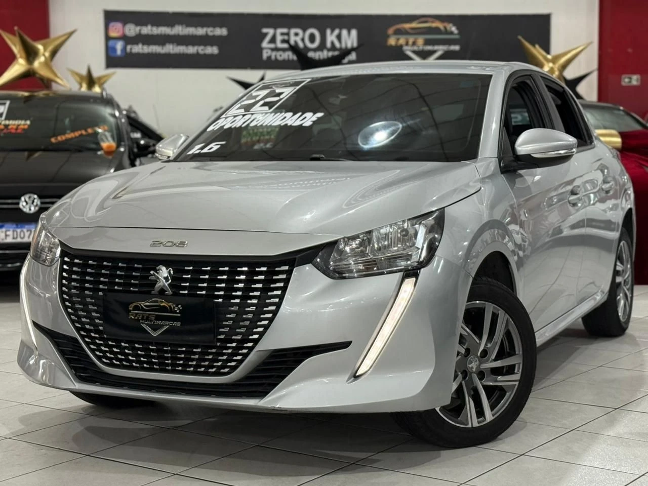 PEUGEOT 208