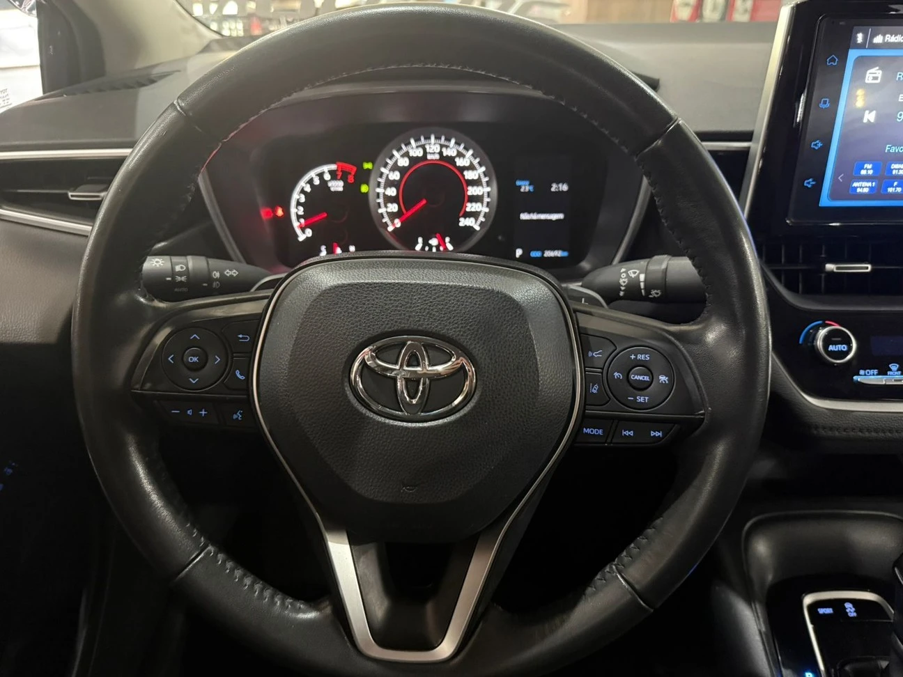 TOYOTA COROLLA