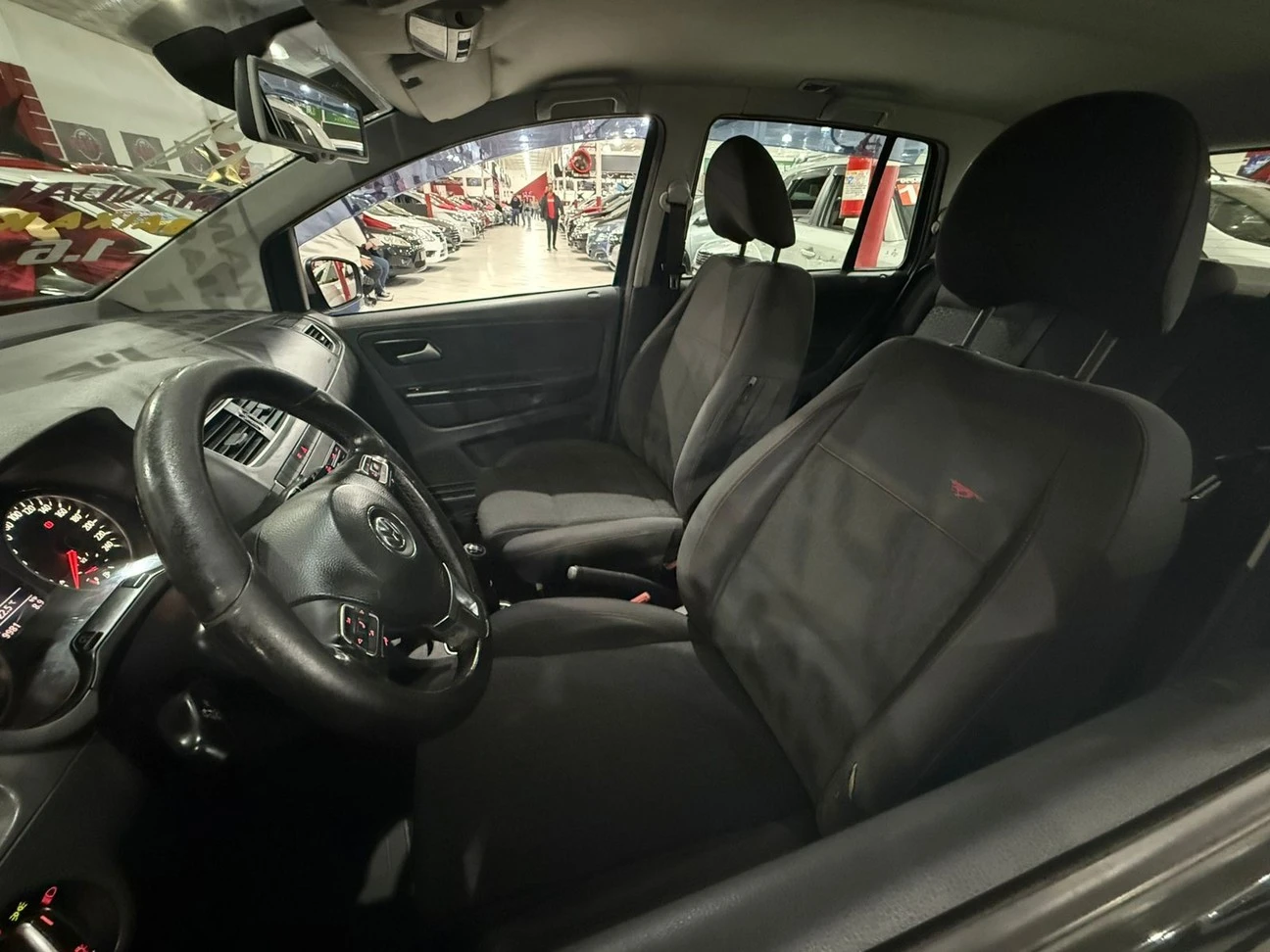 VOLKSWAGEN SPACE CROSS