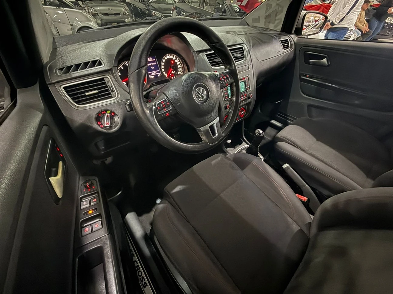VOLKSWAGEN SPACE CROSS