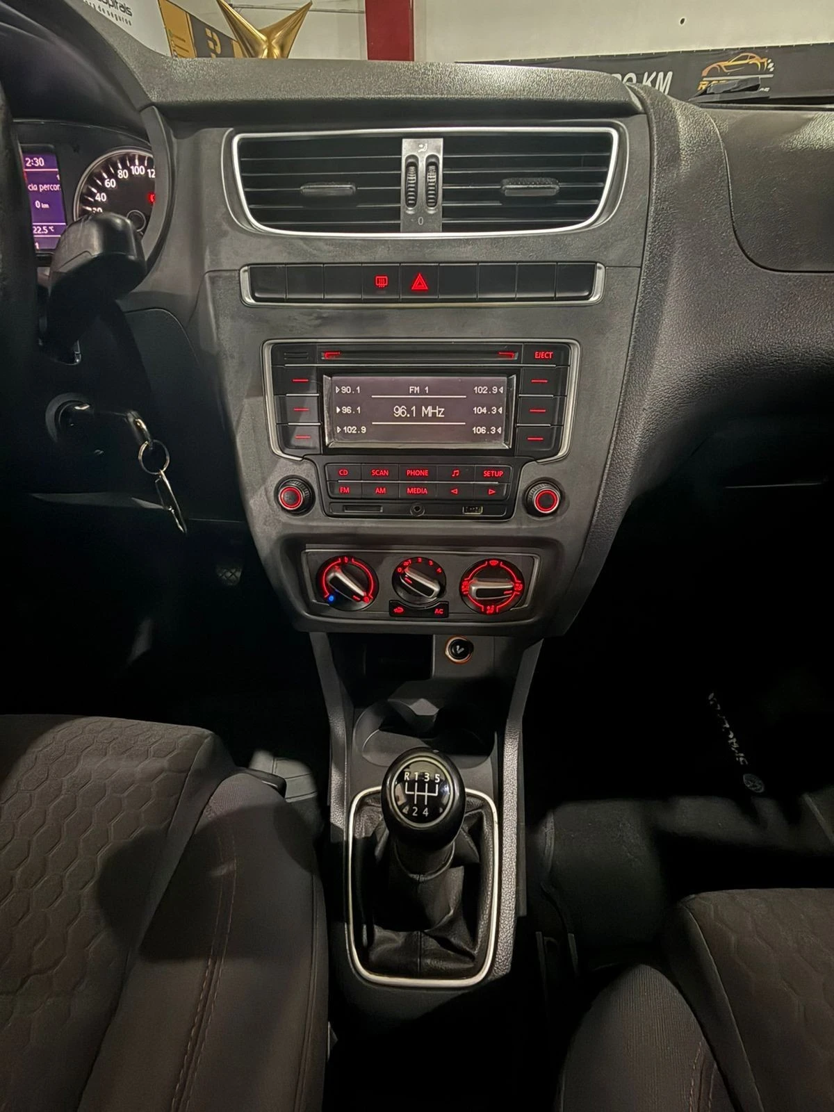 VOLKSWAGEN SPACE CROSS