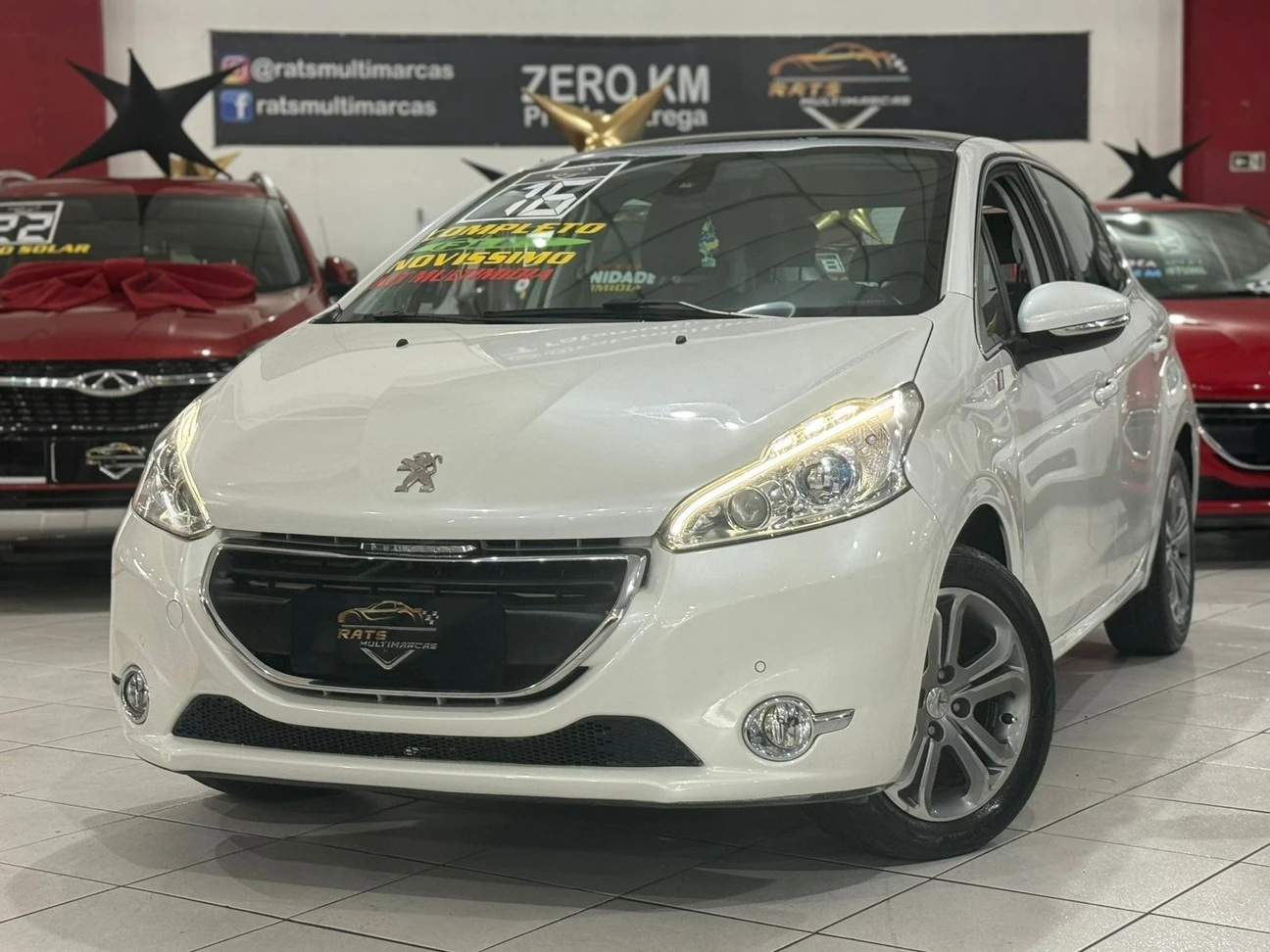 PEUGEOT 208