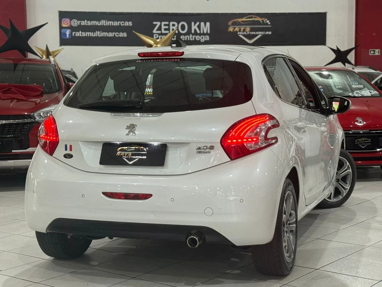 PEUGEOT 208