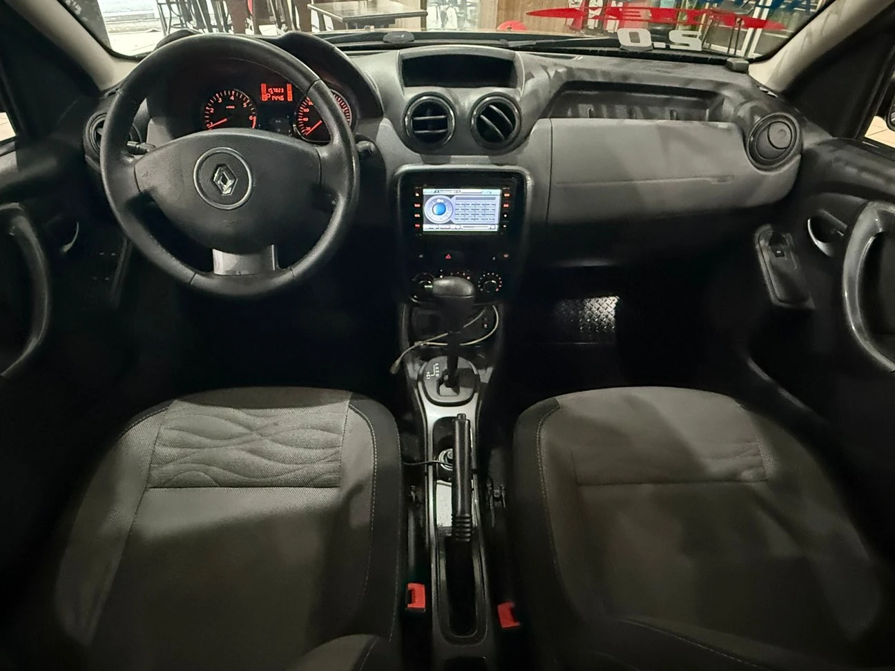 RENAULT DUSTER