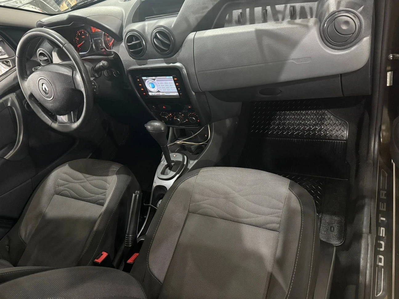RENAULT DUSTER