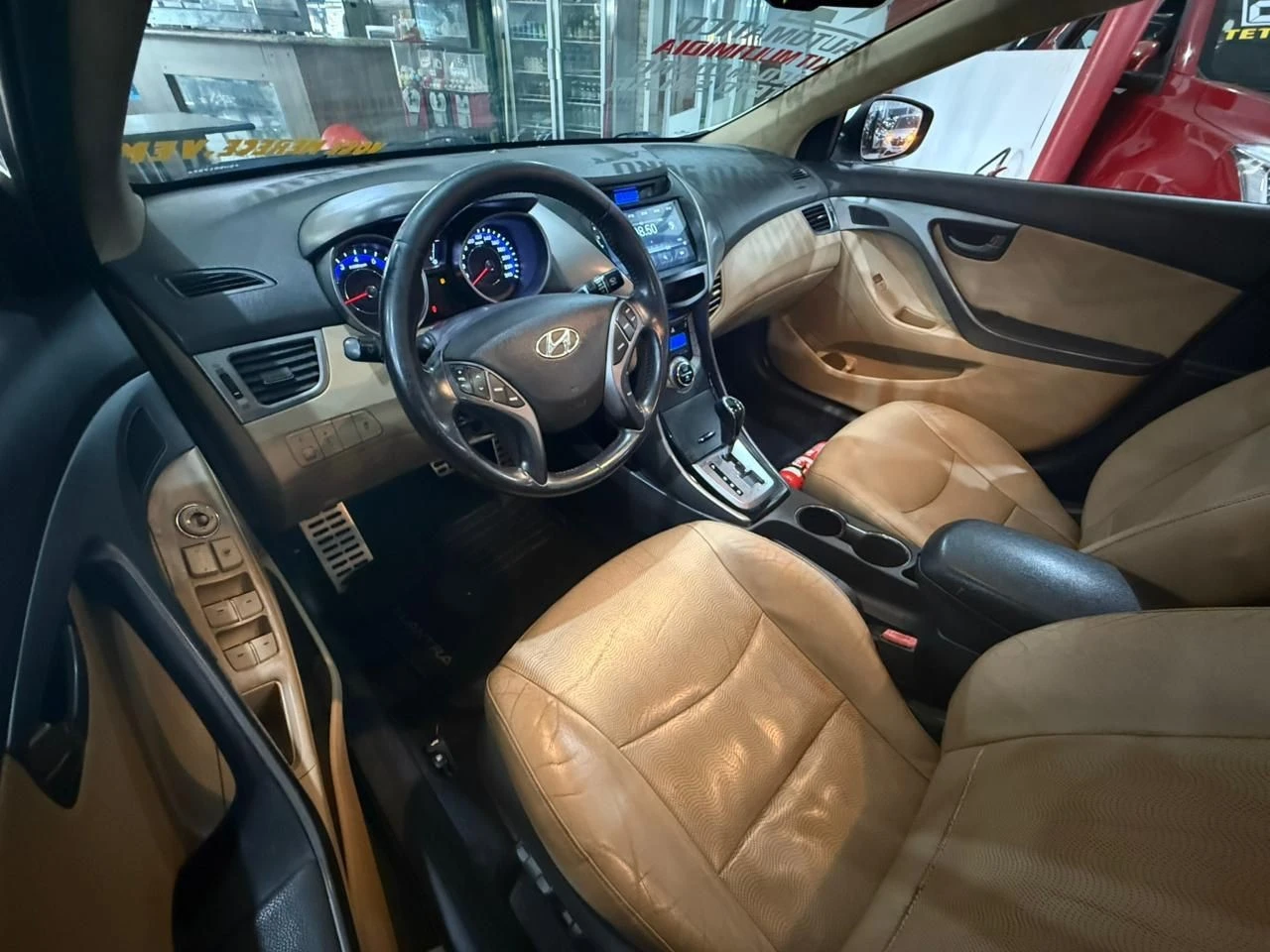 HYUNDAI ELANTRA