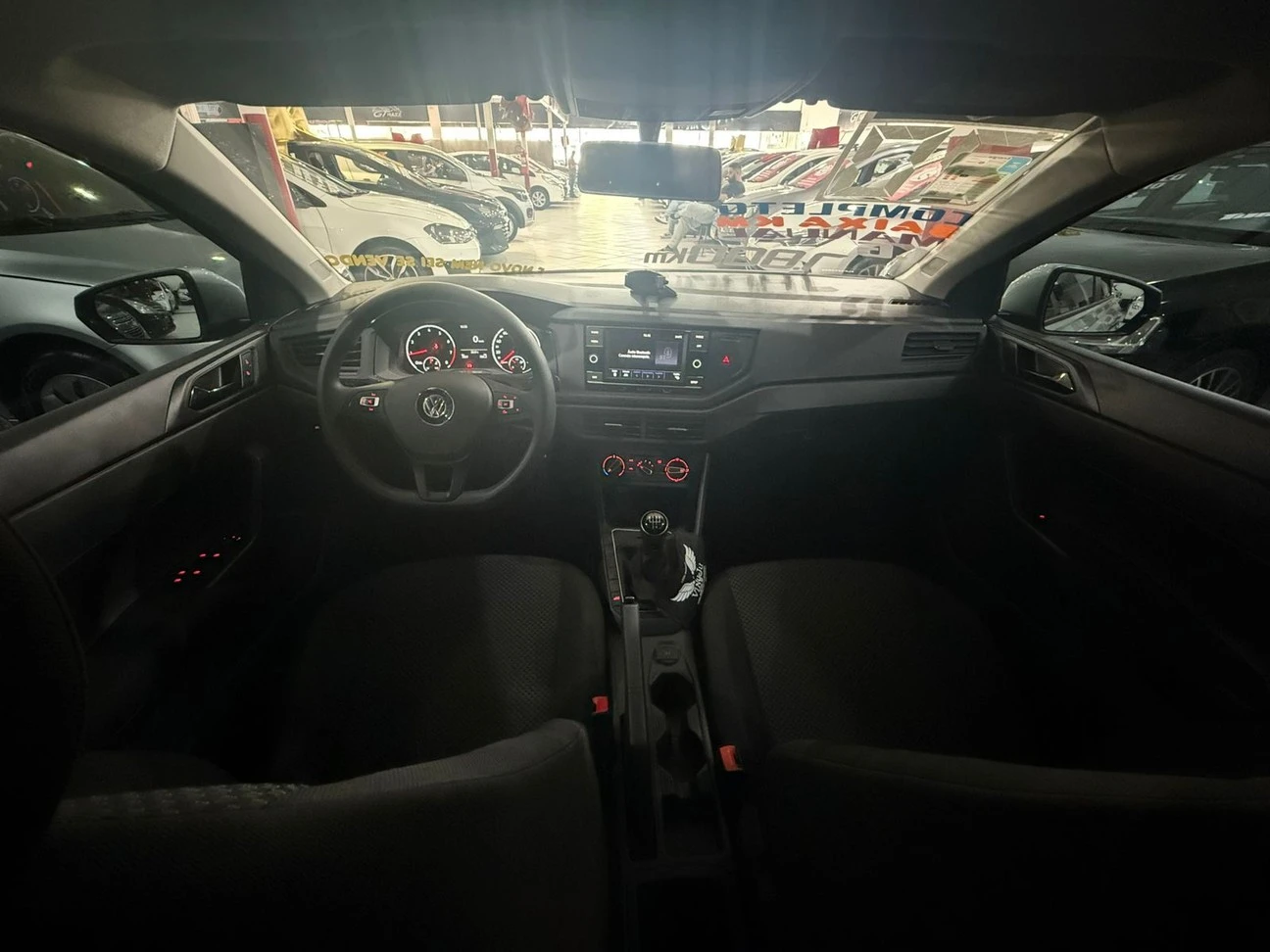 VOLKSWAGEN POLO