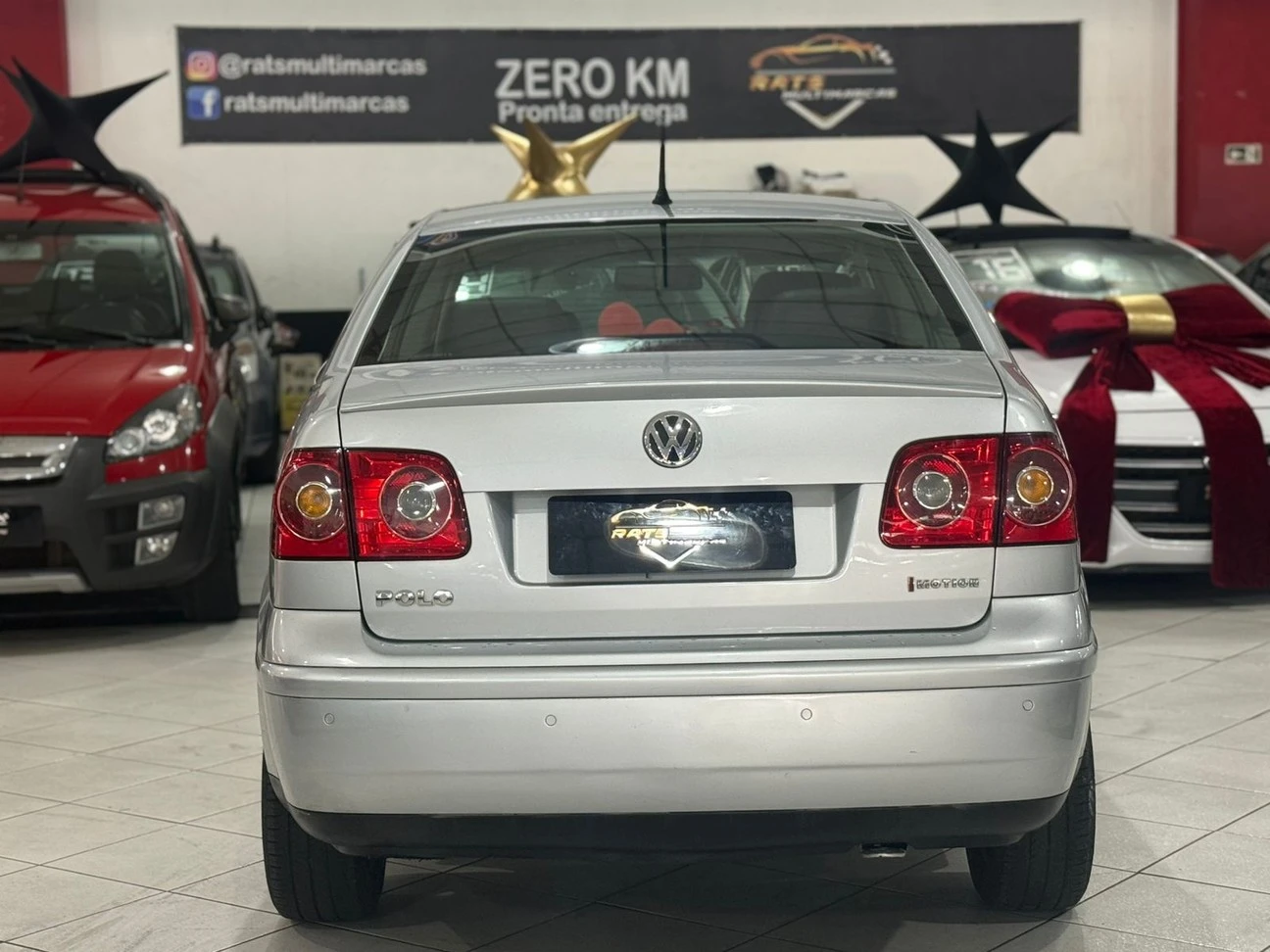 VOLKSWAGEN POLO SEDAN