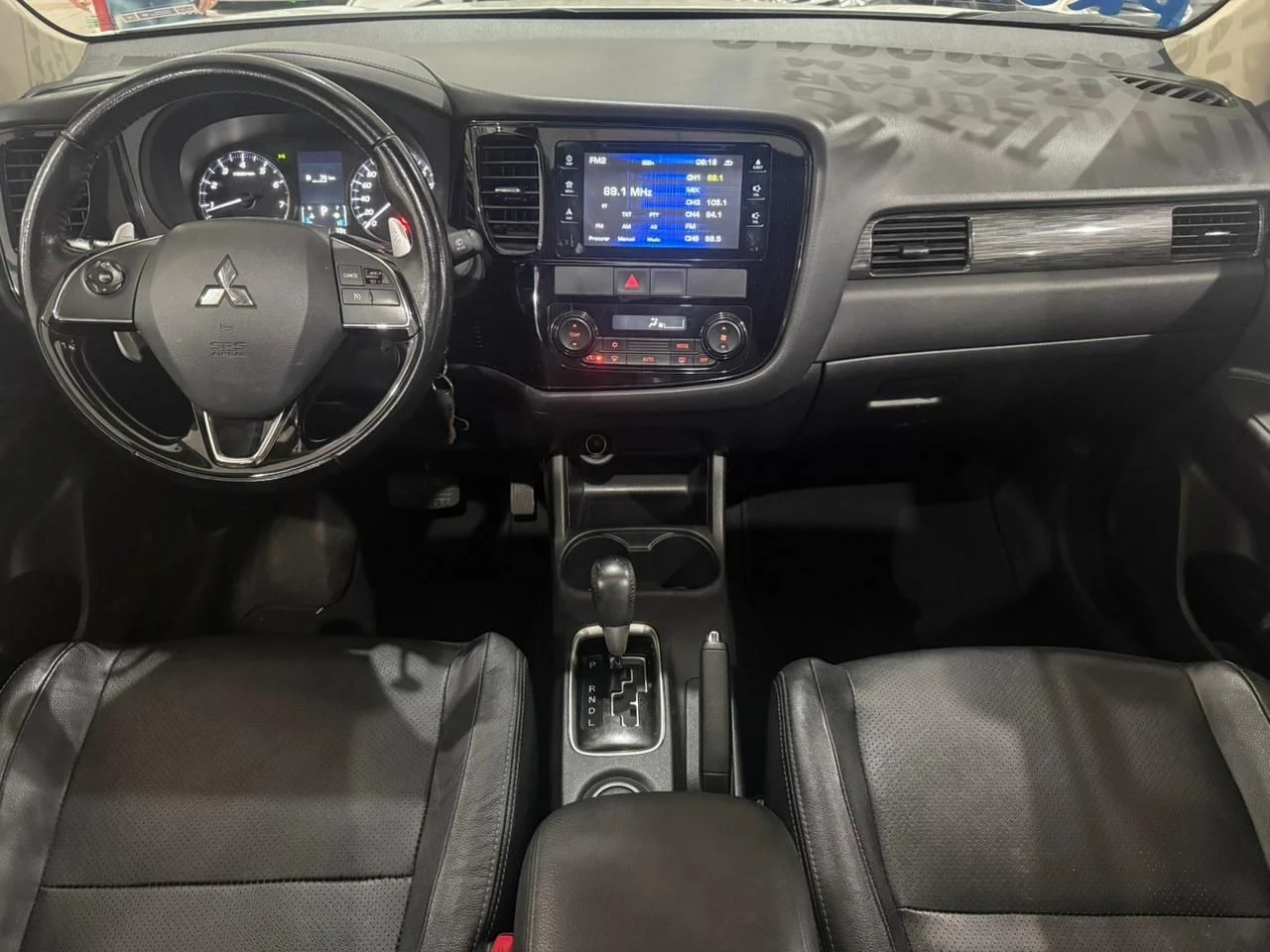 MITSUBISHI OUTLANDER