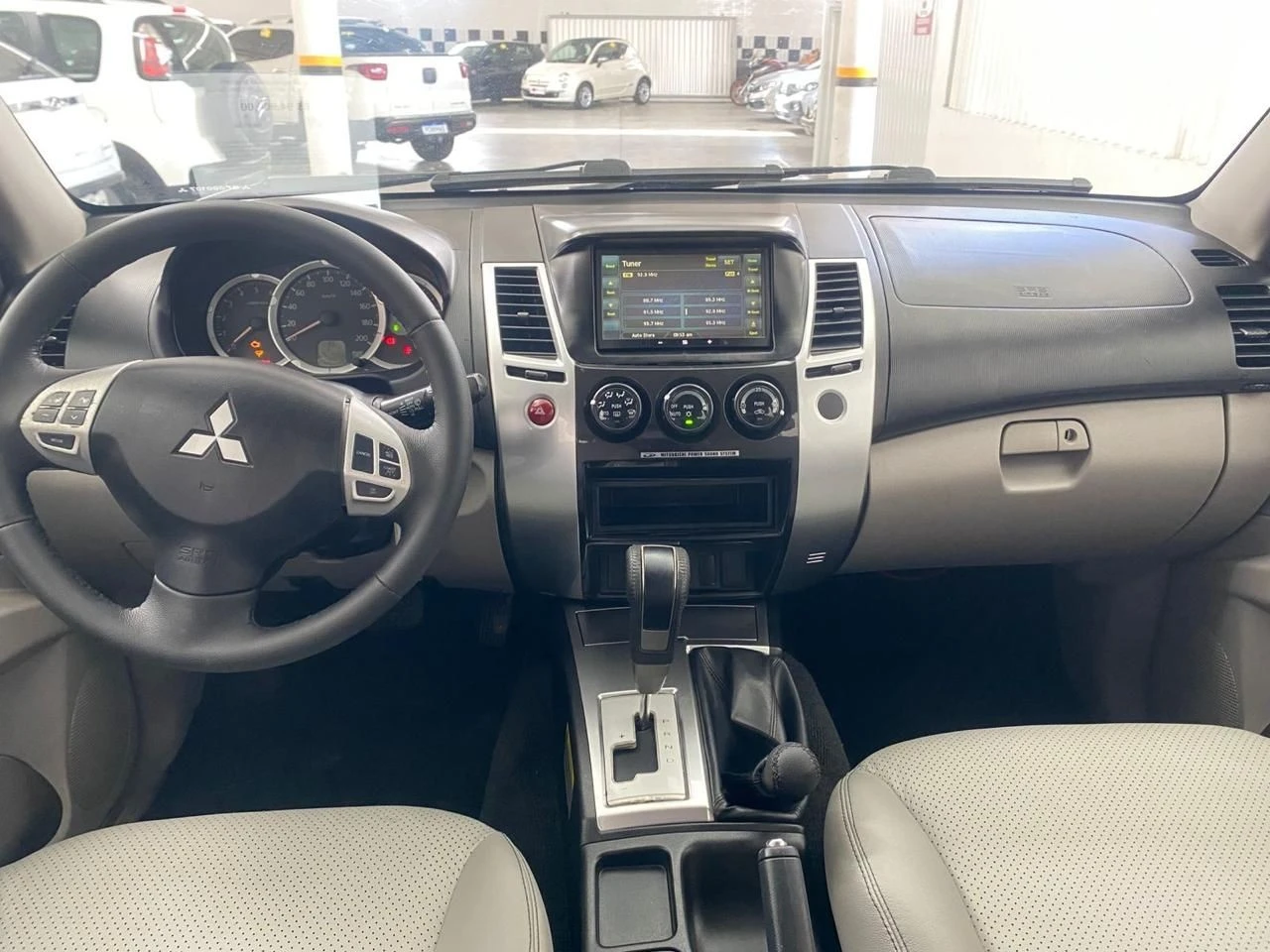 MITSUBISHI PAJERO DAKAR