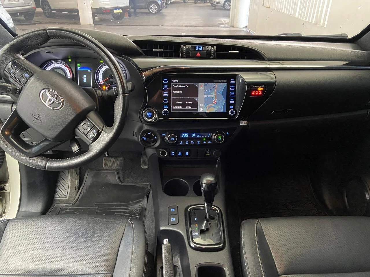 TOYOTA HILUX