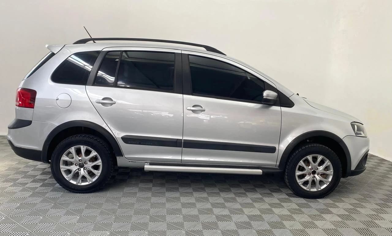 VOLKSWAGEN SPACE CROSS