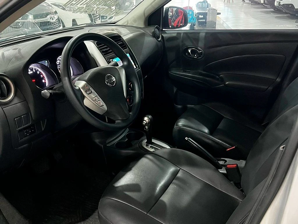 NISSAN VERSA