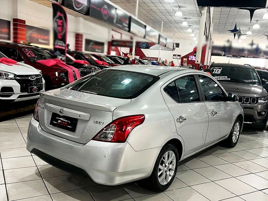 NISSAN VERSA