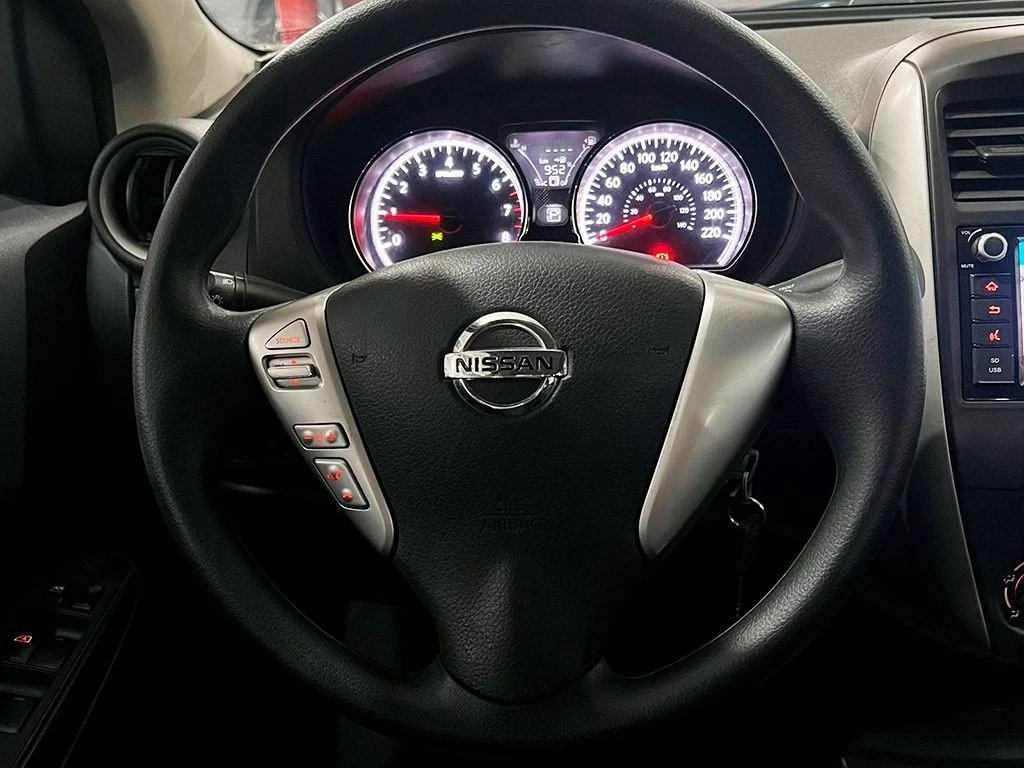 NISSAN VERSA